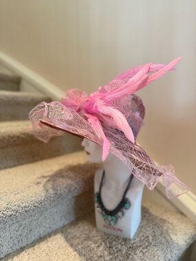 Elegant Pink Feathered Women's Hat true love